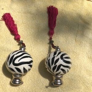 Bombay Kids Zebra Finials with silver trim &  pink tassels